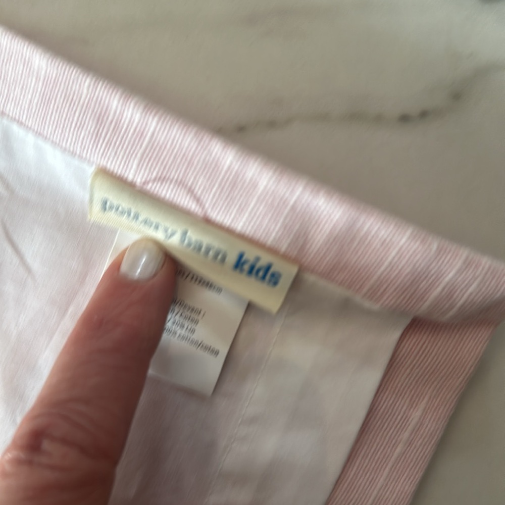 Pottery barn kids two pink blackout valence 17 1/2 * 44 - Picture 4 of 8